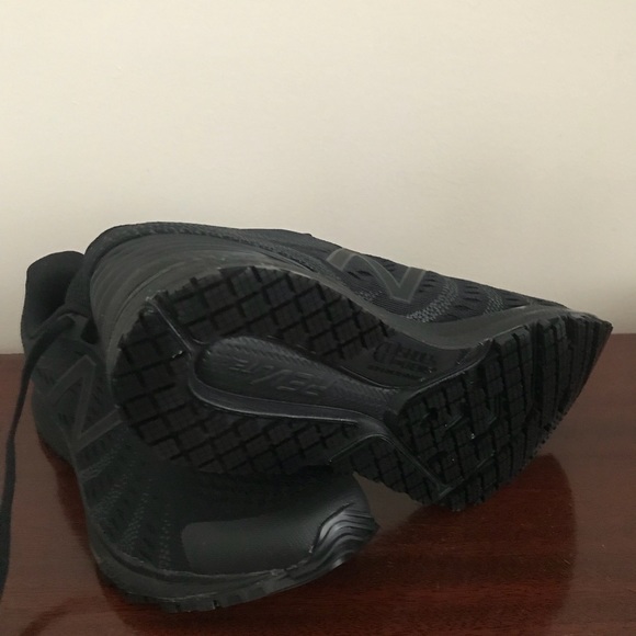 new balance rush v3 slip resistant